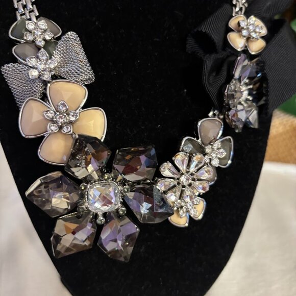 Beautiful Talbots Necklace (20"), Bracelet and 2 Earrings set - Picture 15 of 16